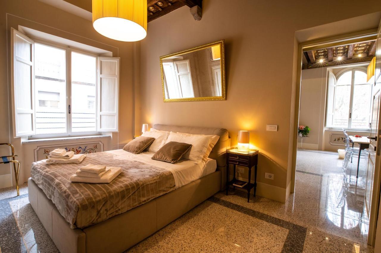 Noble Floor - Luxury Apartment ルッカ エクステリア 写真