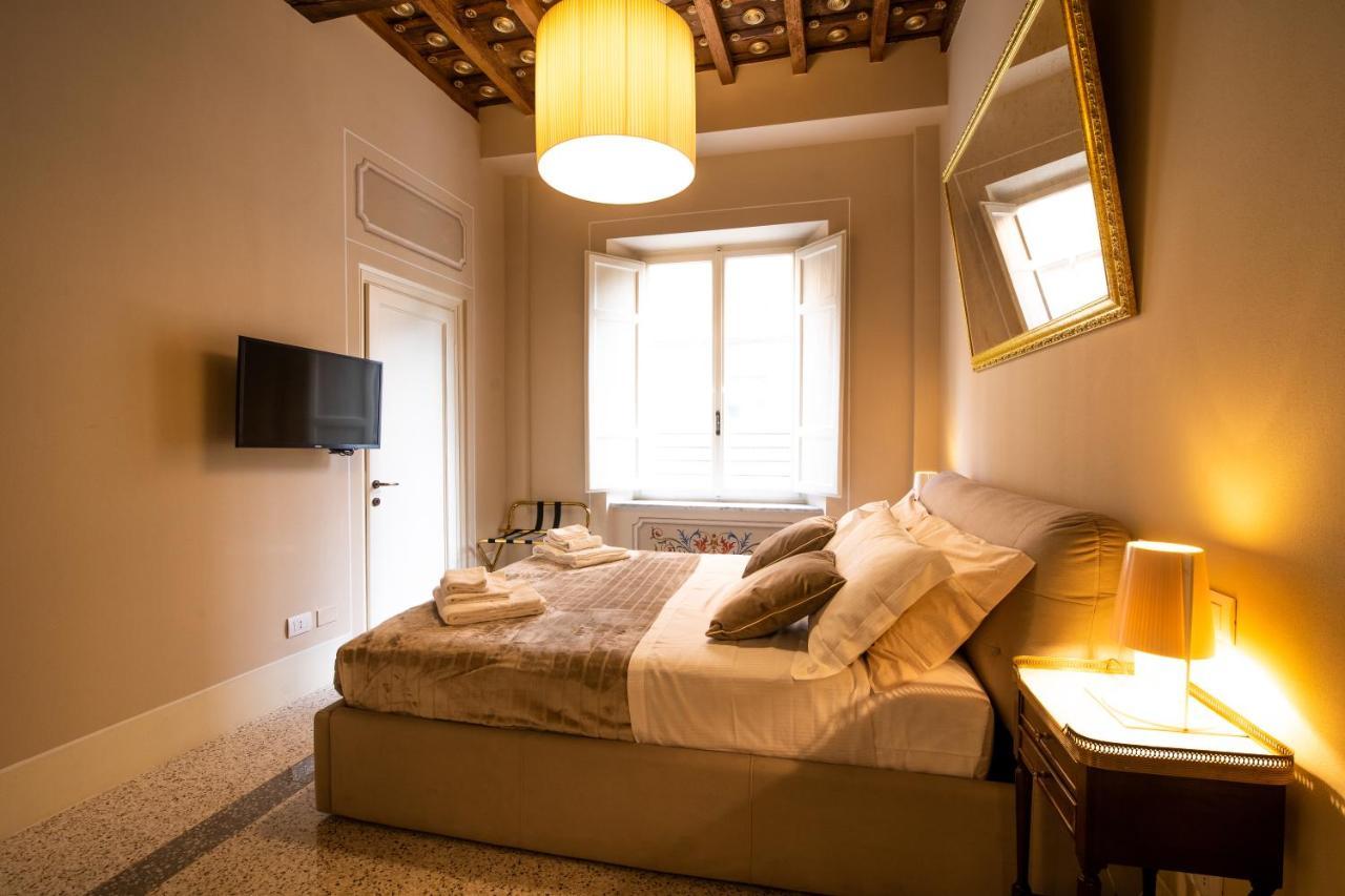 Noble Floor - Luxury Apartment ルッカ エクステリア 写真