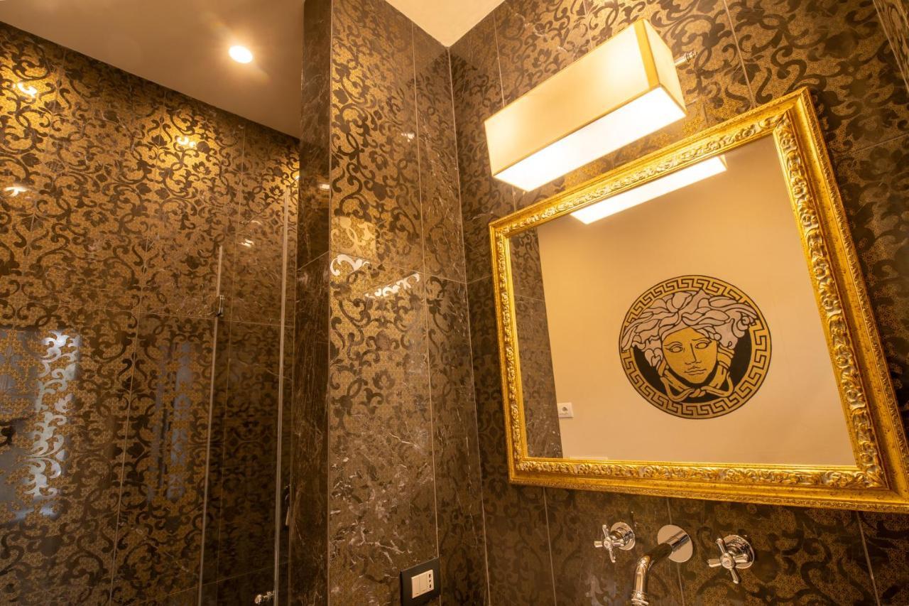 Noble Floor - Luxury Apartment ルッカ エクステリア 写真