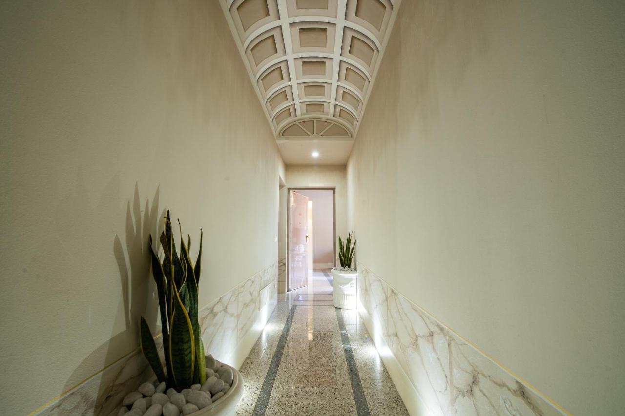 Noble Floor - Luxury Apartment ルッカ エクステリア 写真