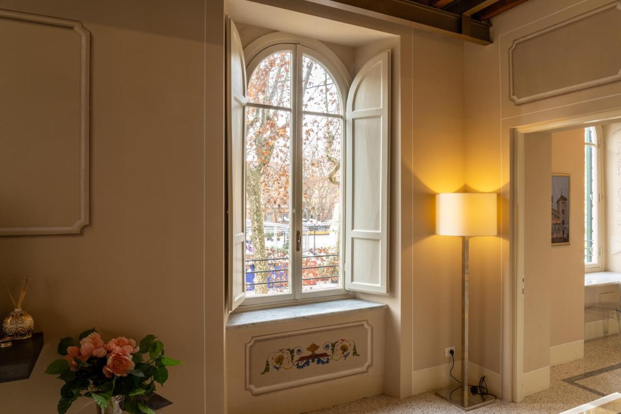 Noble Floor - Luxury Apartment ルッカ エクステリア 写真