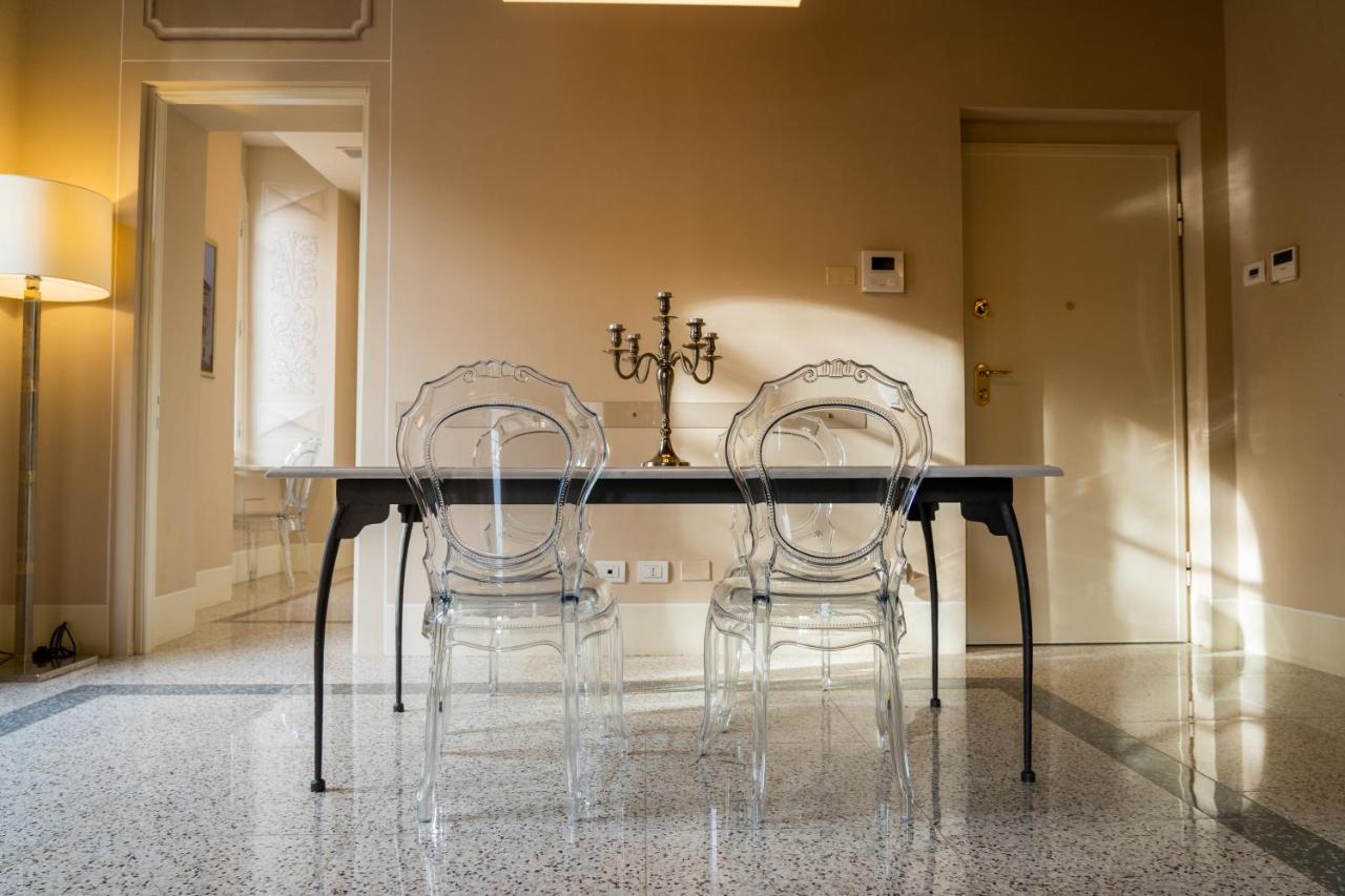 Noble Floor - Luxury Apartment ルッカ エクステリア 写真
