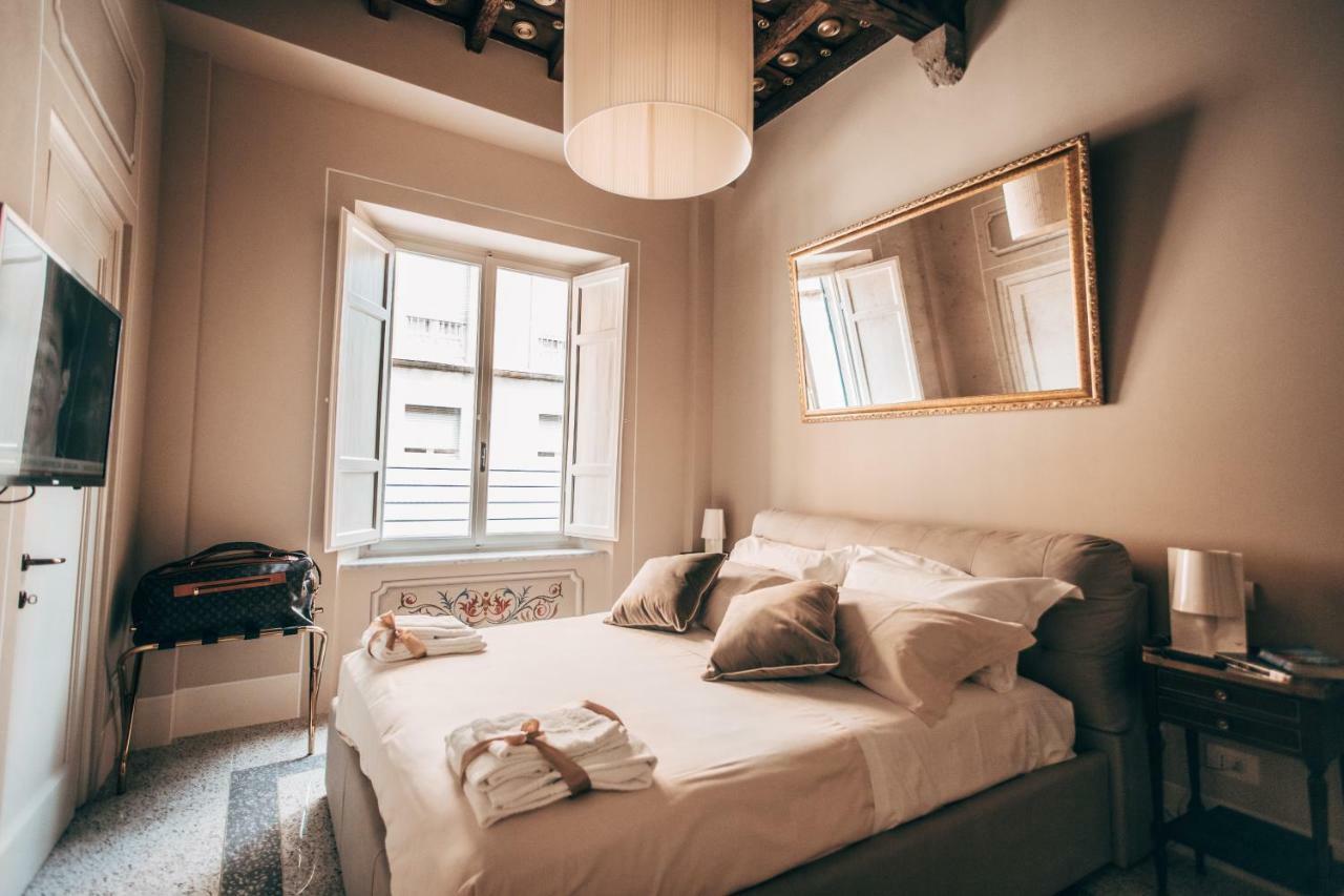 Noble Floor - Luxury Apartment ルッカ エクステリア 写真