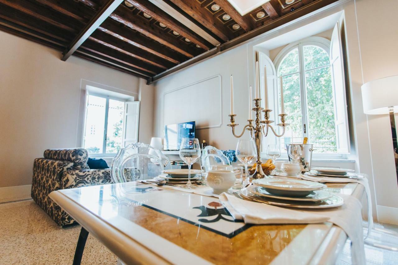 Noble Floor - Luxury Apartment ルッカ エクステリア 写真