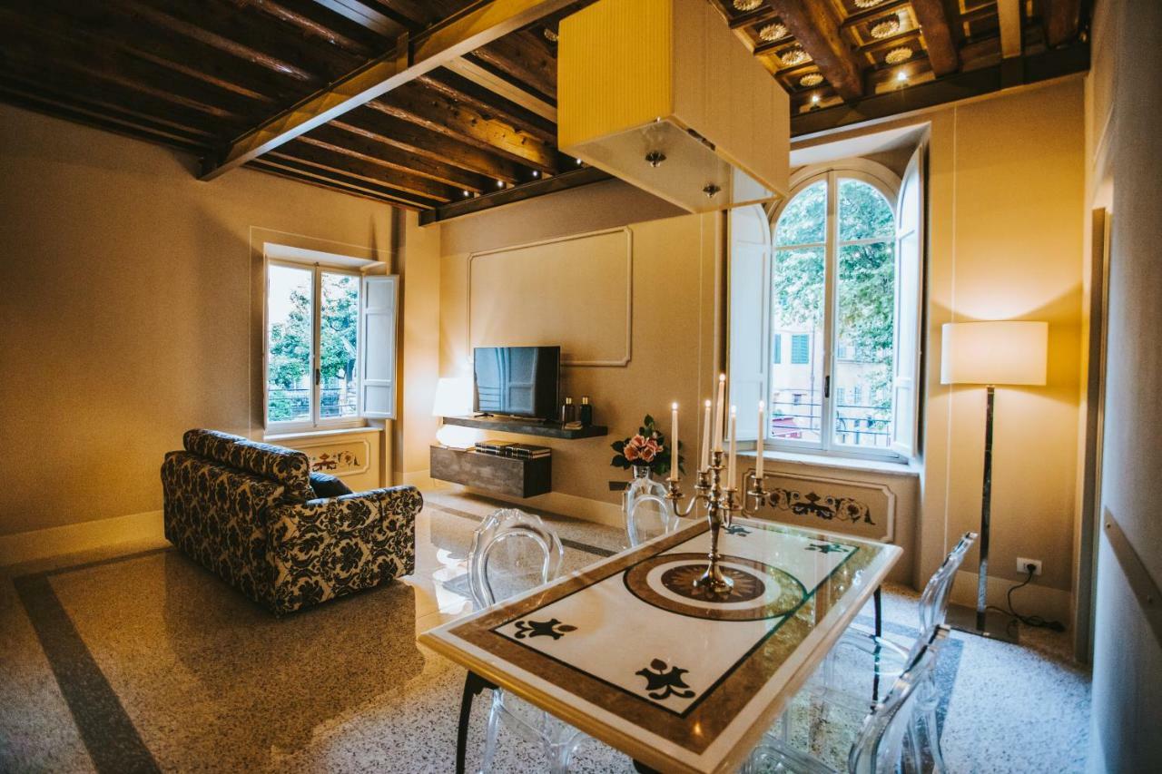 Noble Floor - Luxury Apartment ルッカ エクステリア 写真